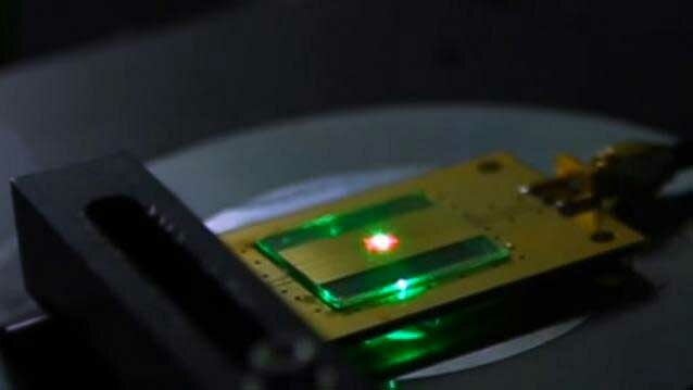 Le plus petit récepteur radio du monde de la taille de 2 atomes